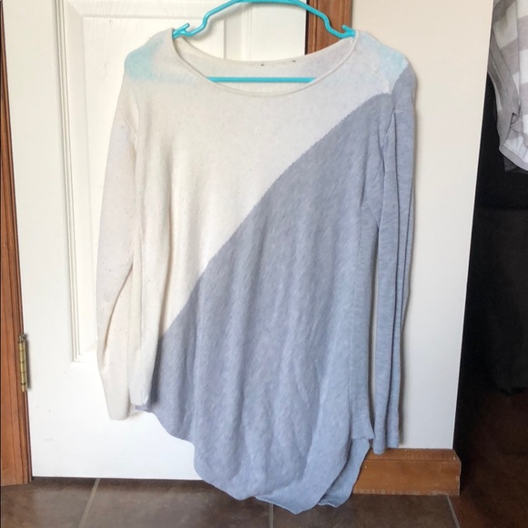 Sweater - Picture 1 of 2